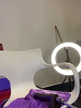 Antonellasmith00 online show from January 5, 2026, 5:27 pm