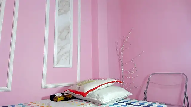 Antonellasmith00 online show from March 17, 2025, 1:18 pm