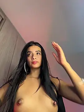 Laura fernandezII online show from November 6, 2025, 2:26 am