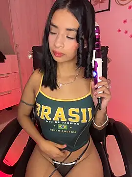 Laura fernandezII online show from May 28, 2026, 2:08 am