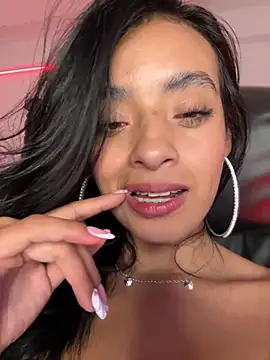 Laura fernandezII online show from September 27, 2025, 9:32 pm