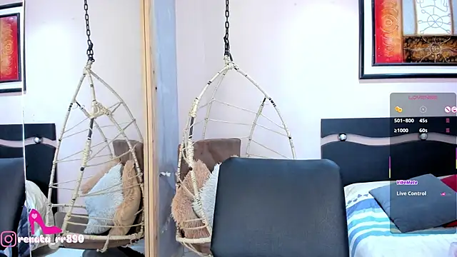 Snapshot of LenaRuiz_ chatting on May 23, 2026, 12:04 pm LenaRuiz online show from May 23, 2026, 12:04 pm