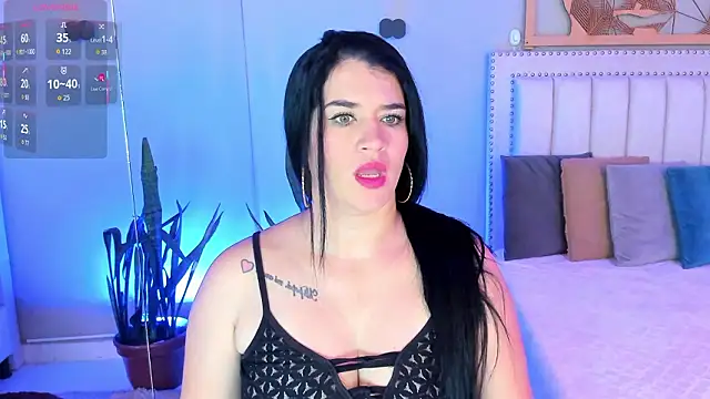 Snapshot of LenaRuiz_ chatting on March 2, 2026, 12:12 pm LenaRuiz online show from March 2, 2026, 12:12 pm