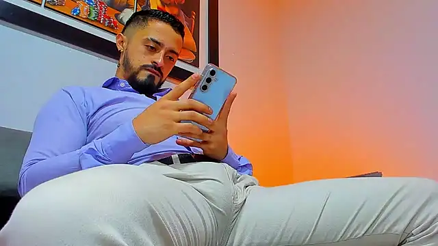 MAXIMUS MASTE3 online show from November 4, 2025, 8:23 pm