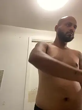 Snapshot of islandvybee55 chatting on March 13, 2026, 8:52 am islandvybee55 online show from March 13, 2026, 8:52 am