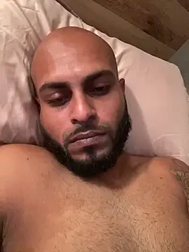 Snapshot of islandvybee55 chatting on February 28, 2026, 1:00 pm islandvybee55 online show from February 28, 2026, 1:00 pm