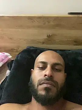 Snapshot of islandvybee55 chatting on March 10, 2026, 2:43 pm islandvybee55 online show from March 10, 2026, 2:43 pm