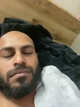 Snapshot of islandvybee55 chatting on March 18, 2026, 8:50 am islandvybee55 online show from March 18, 2026, 8:50 am