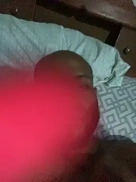 Snapshot of islandvybee55 chatting on February 11, 2026, 3:06 am islandvybee55 online show from February 11, 2026, 3:06 am