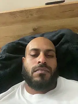 Snapshot of islandvybee55 chatting on March 13, 2026, 10:04 pm islandvybee55 online show from March 13, 2026, 10:04 pm