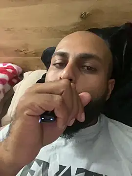 Snapshot of islandvybee55 chatting on March 7, 2026, 6:02 pm islandvybee55 online show from March 7, 2026, 6:02 pm