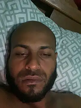 Snapshot of islandvybee55 chatting on February 10, 2026, 2:43 am islandvybee55 online show from February 10, 2026, 2:43 am