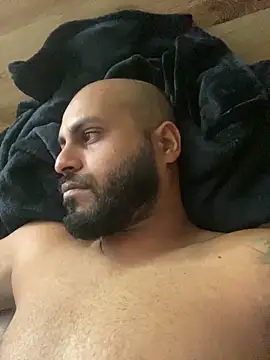 Snapshot of islandvybee55 chatting on March 15, 2026, 2:13 pm islandvybee55 online show from March 15, 2026, 2:13 pm