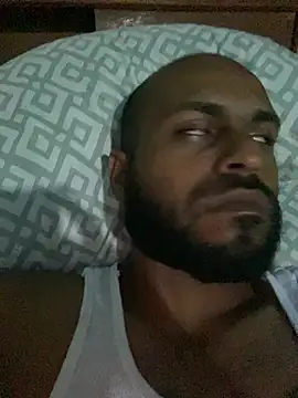 Snapshot of islandvybee55 chatting on February 15, 2026, 4:13 am islandvybee55 online show from February 15, 2026, 4:13 am