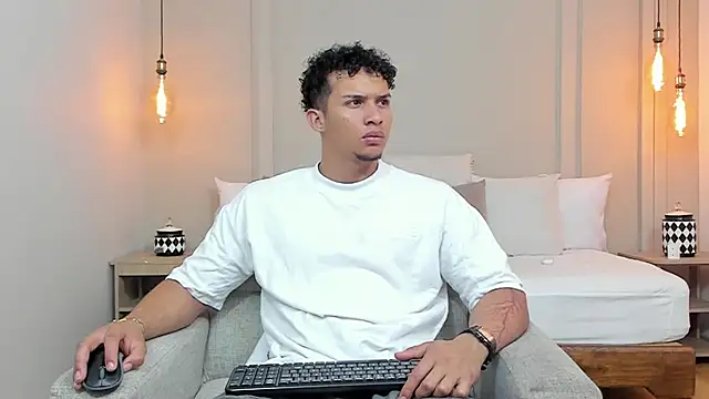 Dominick star online show from March 13, 2025, 7:31 am