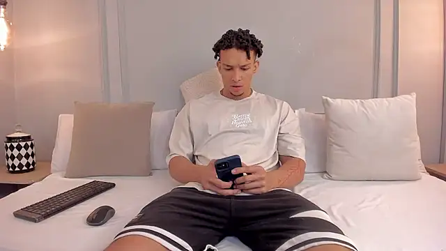 Dominick star online show from November 25, 2025, 3:51 am