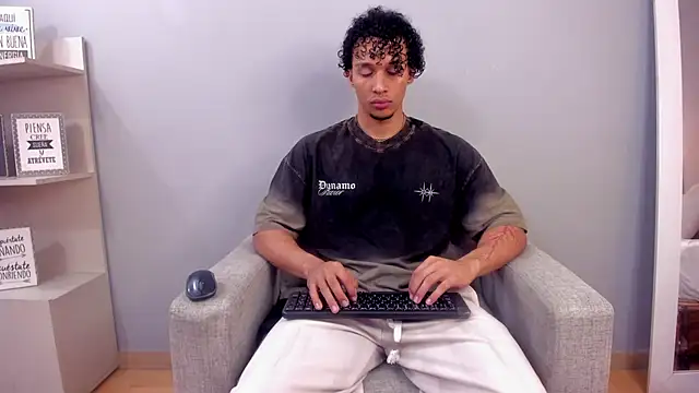 Dominick star online show from November 28, 2025, 4:01 am