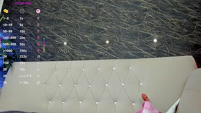 moona ray online show from December 14, 2025, 9:31 pm