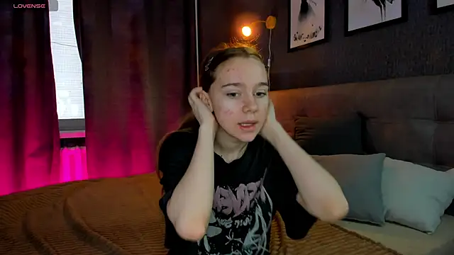 Lesi Moonie01 online show from October 7, 2025, 6:36 am