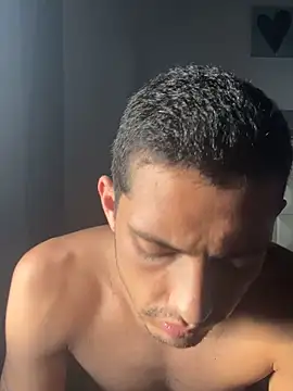 Snapshot of canochvz chatting on September 19, 2025, 11:31 pm canochvz online show from September 19, 2025, 11:31 pm