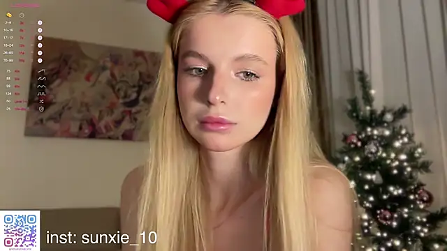 Snapshot of Sunshine_Diana chatting on December 17, 2025, 9:20 pm Sunshine Diana online show from December 17, 2025, 9:20 pm