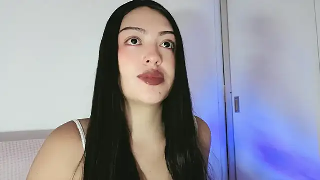 Snapshot of Sweet-Sophiee chatting on July 18, 2026, 3:15 am Sweet-Sophiee online show from July 18, 2026, 3:15 am