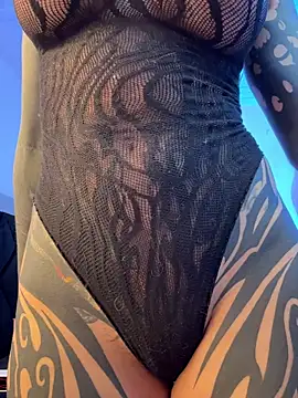 kitty 21 online show from December 21, 2025, 1:52 am