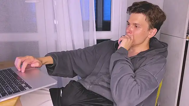 alyx garden online show from June 29, 2026, 7:02 pm