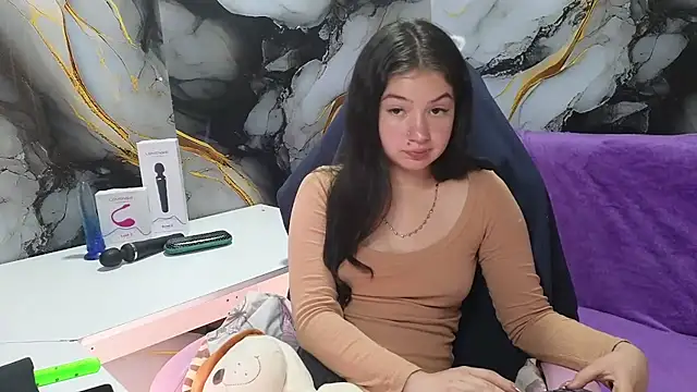 lilimini032 online show from February 16, 2026, 8:29 pm