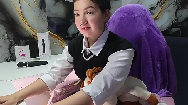 lilimini032 online show from February 23, 2026, 8:20 pm