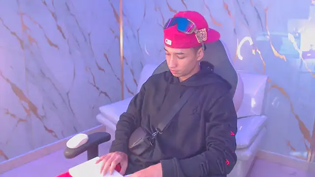 jose sexycumm online show from October 8, 2025, 7:25 pm