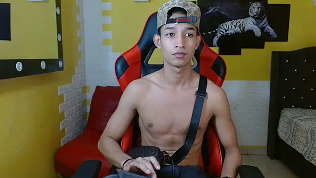 jose sexycumm online show from October 12, 2025, 7:15 pm