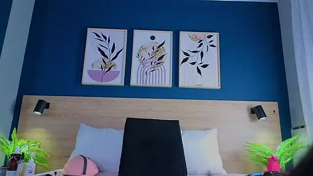 GabyPetit online show from October 1, 2025, 8:02 pm