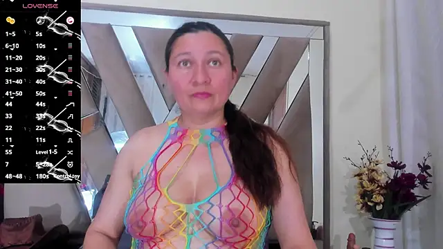 LILITH TORRES1 online show from March 12, 2025, 9:24 pm