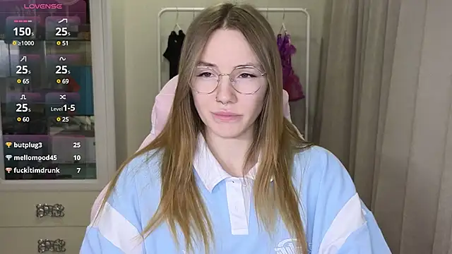 littlevildevil online show from March 16, 2025, 11:49 am