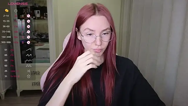 littlevildevil online show from September 30, 2025, 11:05 am