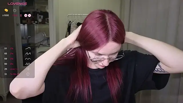 littlevildevil online show from September 14, 2025, 11:10 am