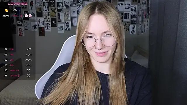 Snapshot of littlevildevil chatting on March 1, 2026, 10:59 am littlevildevil online show from March 1, 2026, 10:59 am