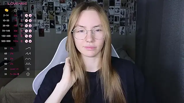 Snapshot of littlevildevil chatting on March 3, 2026, 5:58 am littlevildevil online show from March 3, 2026, 5:58 am