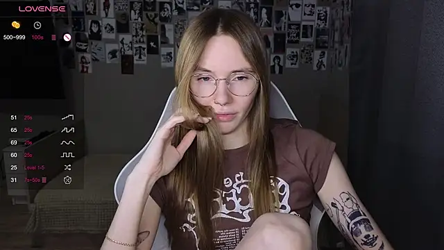 littlevildevil online show from April 28, 2026, 11:36 am