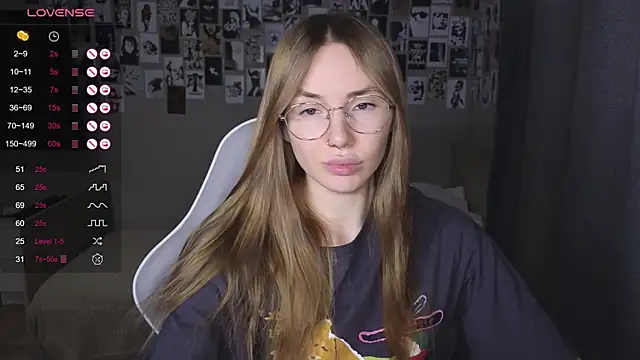 Snapshot of littlevildevil chatting on March 22, 2026, 10:39 am littlevildevil online show from March 22, 2026, 10:39 am