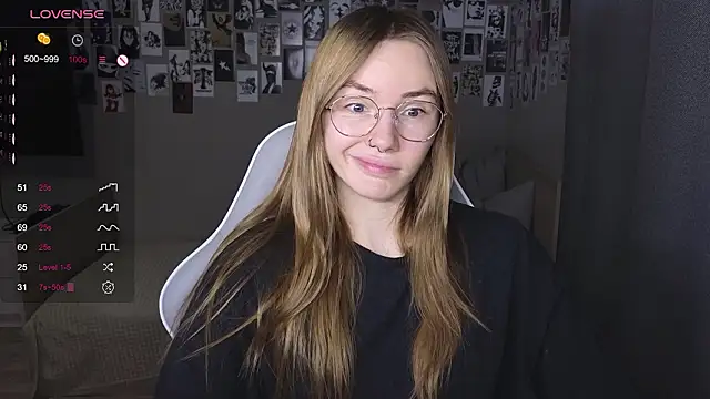 Snapshot of littlevildevil chatting on March 28, 2026, 10:38 am littlevildevil online show from March 28, 2026, 10:38 am