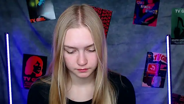 MademoiselleCl online show from October 23, 2025, 12:15 pm