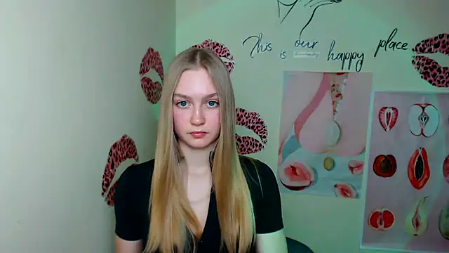 MademoiselleCl online show from March 15, 2025, 4:54 pm