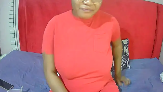 teressax online show from May 3, 2026, 12:42 pm