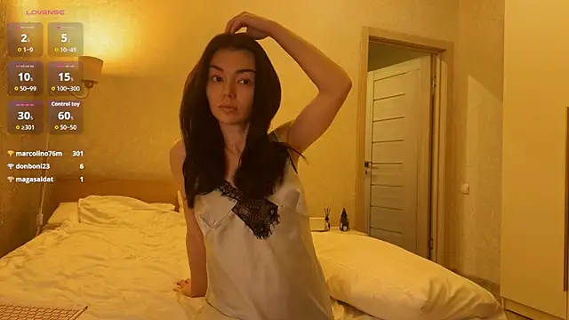 julya flowerss online show from March 27, 2026, 5:25 pm