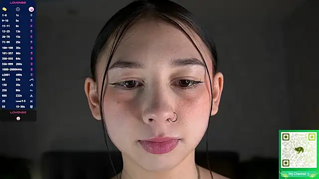 AislyEmbury online show from December 18, 2025, 4:50 am