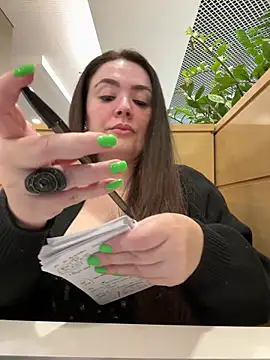 Sophie Eaton online show from September 27, 2025, 7:53 pm