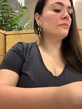 Sophie Eaton online show from September 13, 2025, 7:25 pm