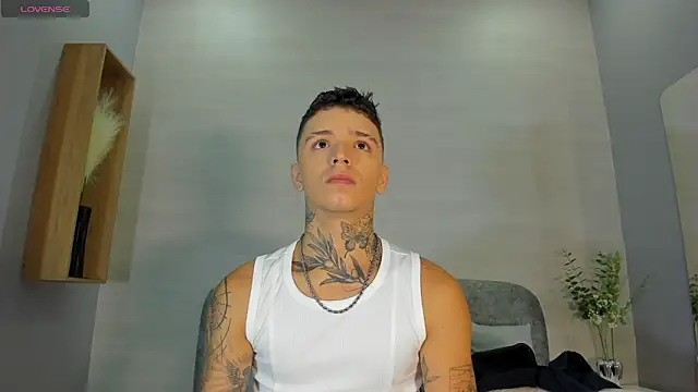 Ian Castillo  online show from May 12, 2026, 11:16 am